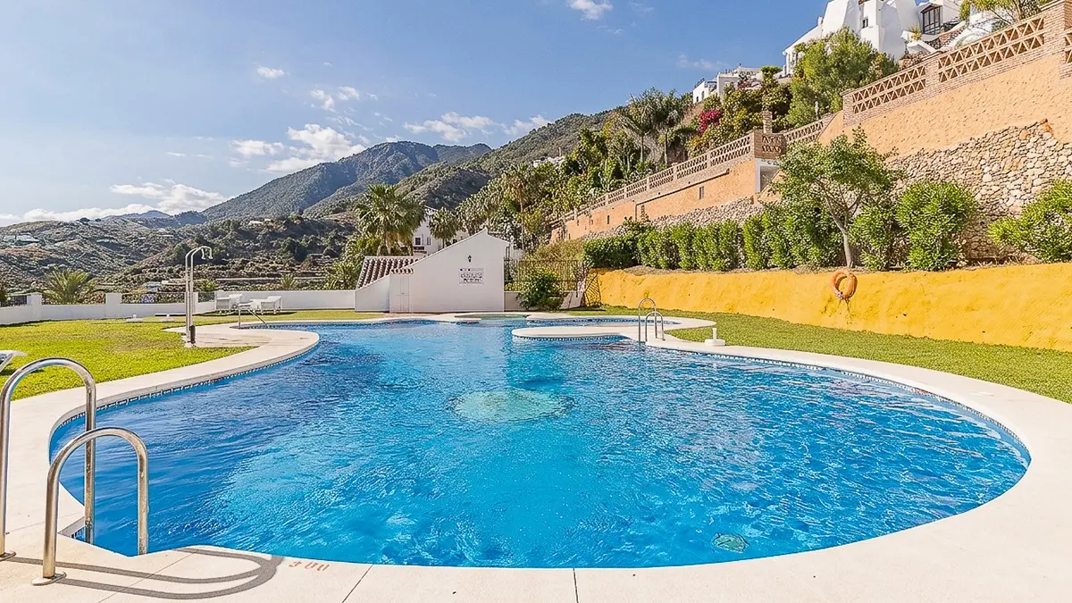 Communal pool with mountain views – Calle las Huertas, Frigiliana