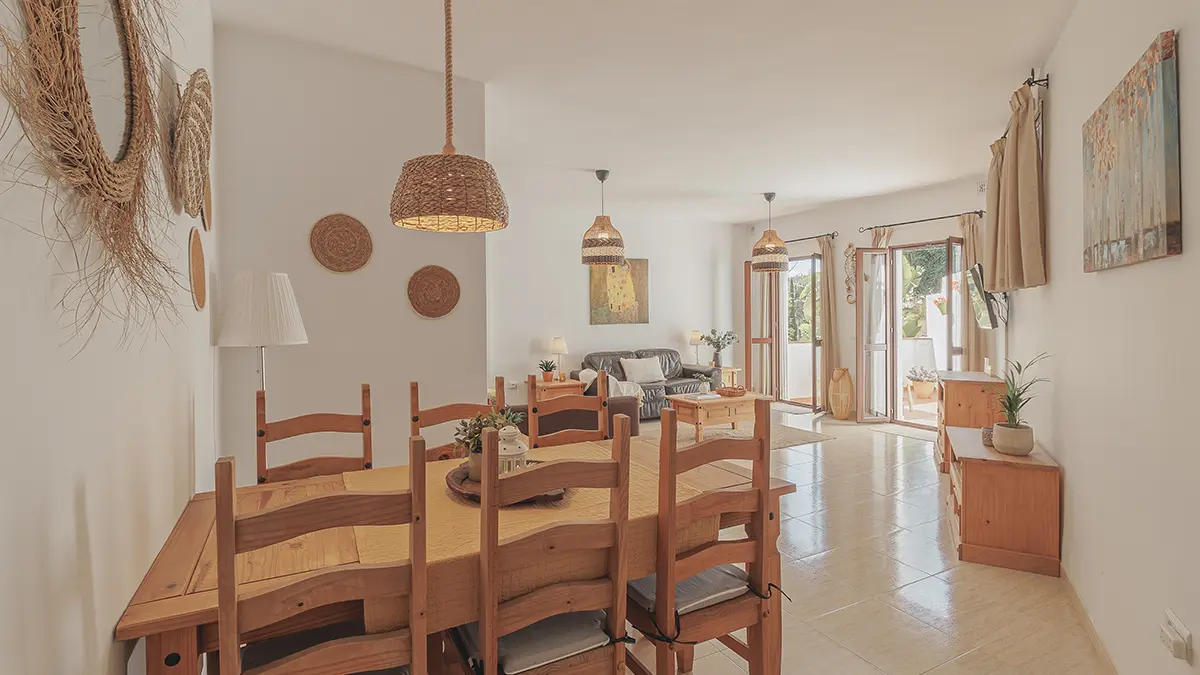 Open-plan dining and living area – apartment on Calle las Huertas 12, Frigiliana