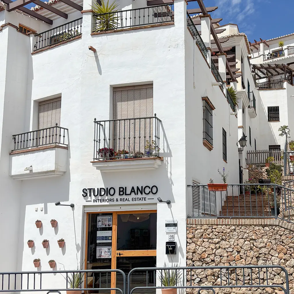 Studio Blanco office in Frigiliana, Málaga – real estate and interior design