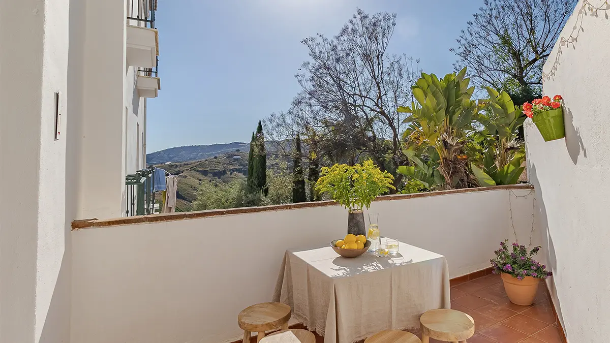 Sunny terrace of the apartment on Calle las Huertas 12 – Frigiliana real estate by Studio Blanco